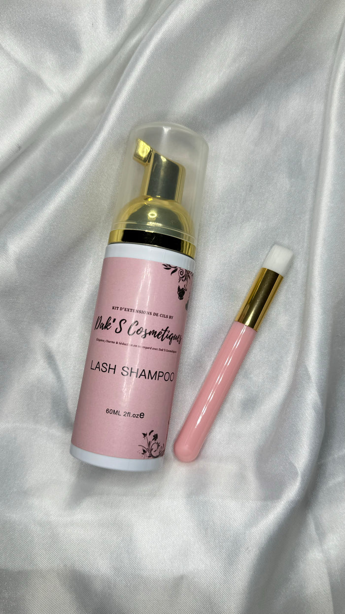 Lash shampoo + brush